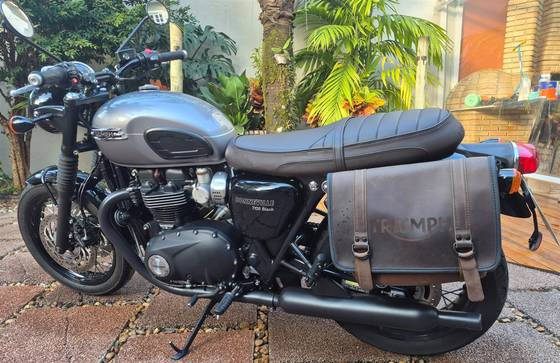 TRIUMPH BONNEVILLE T120 BLACK 1200 